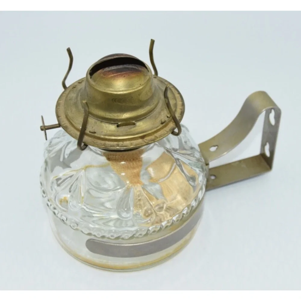 Antique Eagle Thick Glass Oil / Kerosene Lantern Lamp